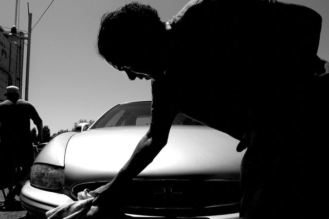 polishing car